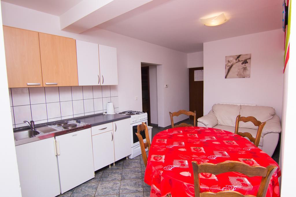 Apartmani Zuzic 크르크 객실 사진