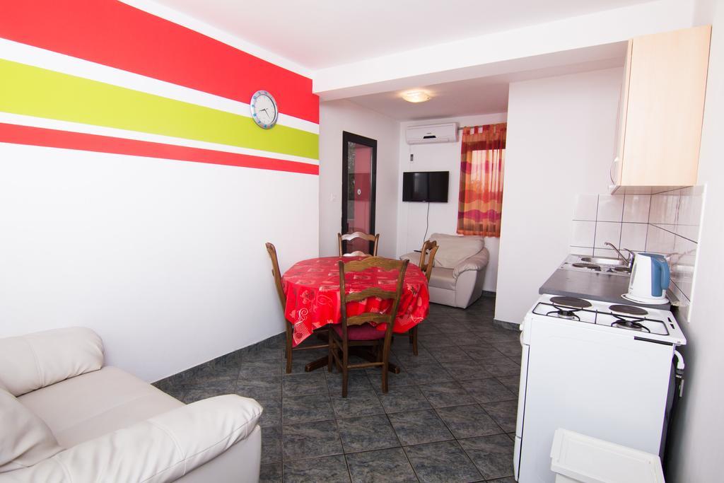 Apartmani Zuzic 크르크 객실 사진
