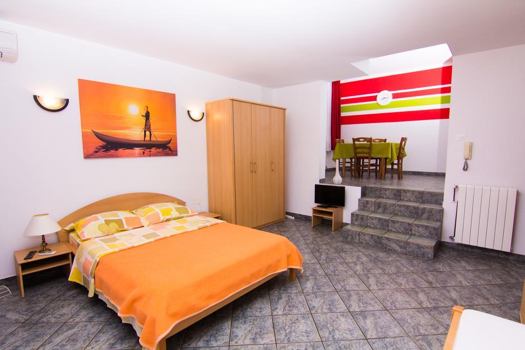 Apartmani Zuzic 크르크 객실 사진