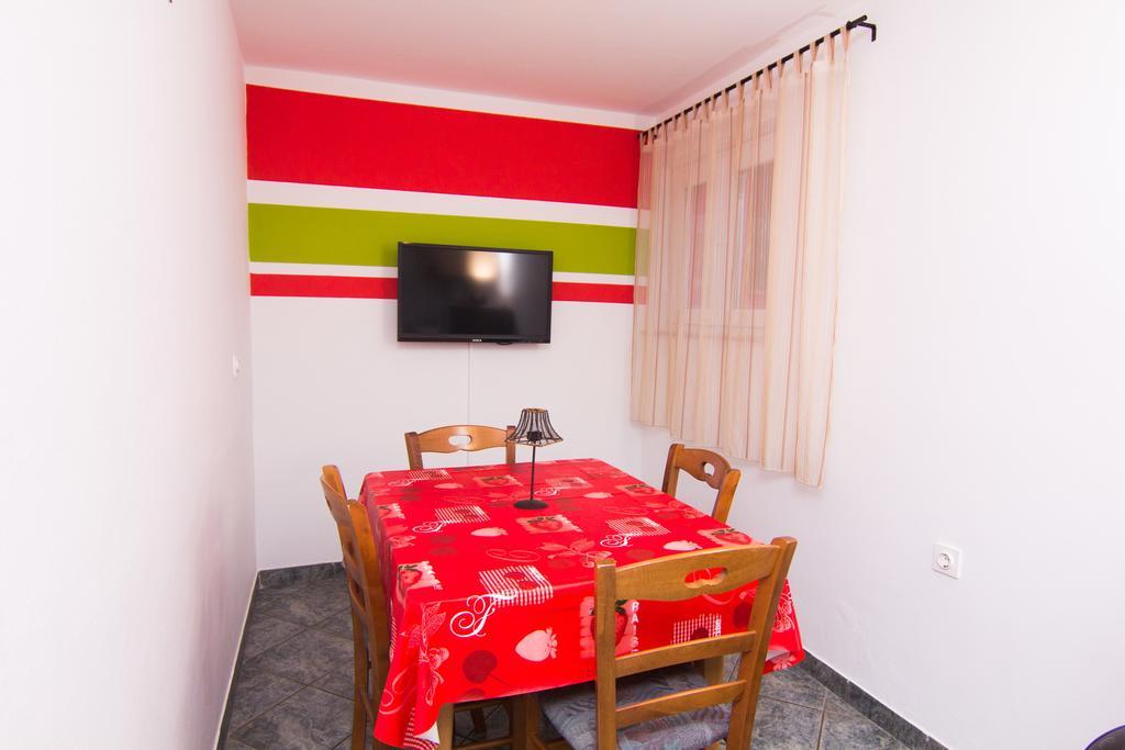 Apartmani Zuzic 크르크 객실 사진